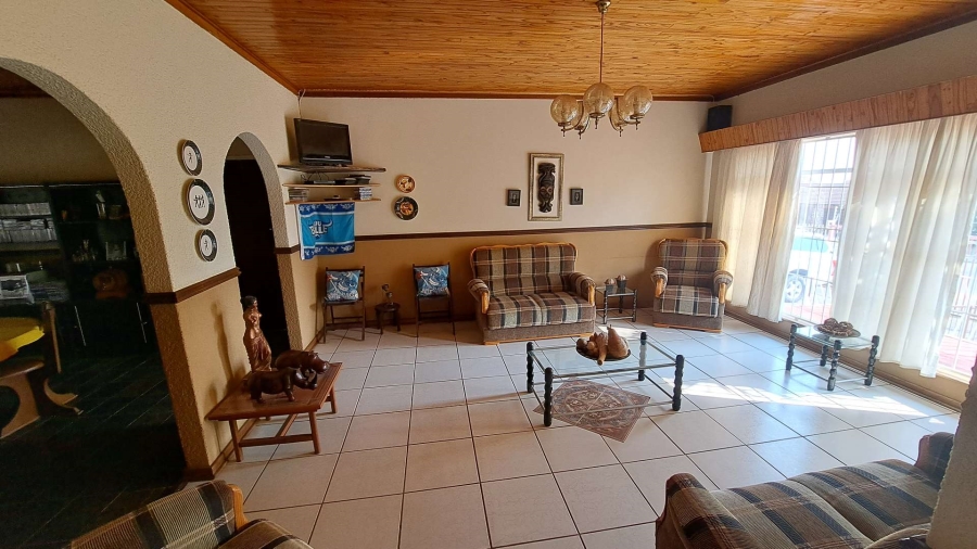 4 Bedroom Property for Sale in Fleurdal Free State